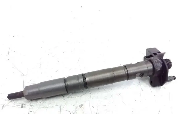 Volkswagen Beetle A5 Fuel injector 0445116011 03L130277A