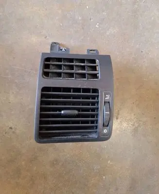 Volkswagen Touran I Dashboard side air vent grill/cover trim 1T0819703A