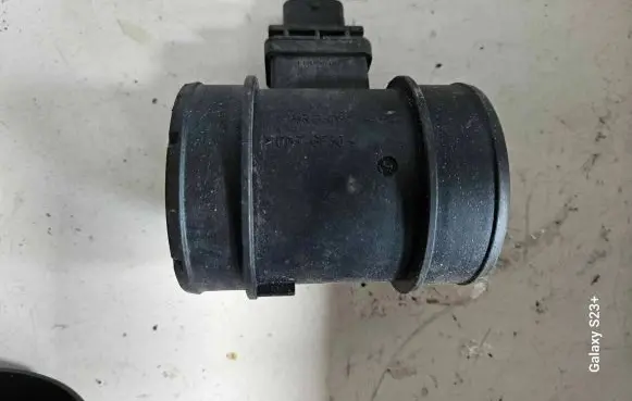 Opel Zafira B Mass air flow meter 0281002832 55561301 22510765