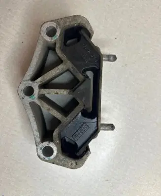 Ford Mustang VI Gearbox mount FR3C7E373A