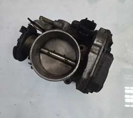 Volkswagen Sharan Throttle valve 021133064