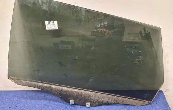 Mitsubishi Grandis Rear door window glass