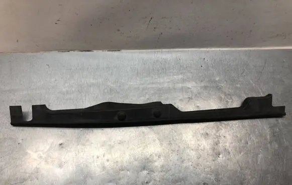 Audi A4 S4 B9 Fender end trim 8W0820581