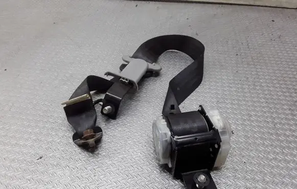 Honda FR-V Rear seatbelt E40434018