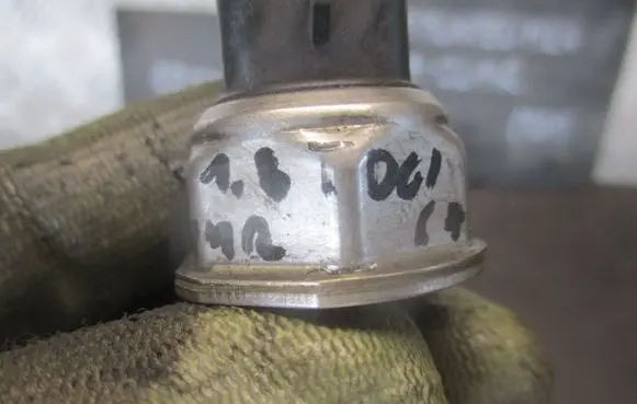 Ford Mondeo MK IV Fuel pressure sensor 