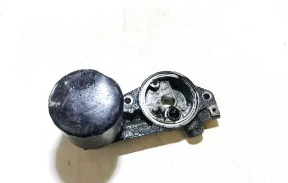 Mazda 6 Oil filter mounting bracket