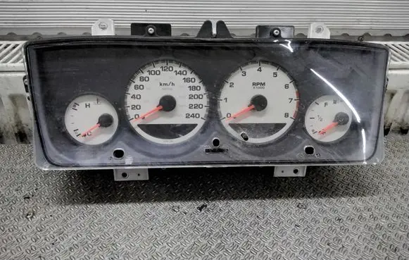 Chrysler Neon II Speedometer (instrument cluster) P04793523AJ