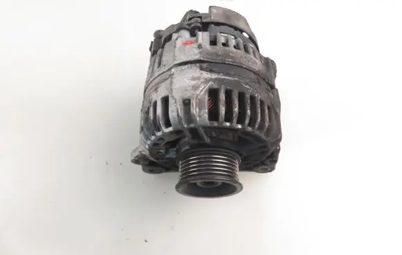Volkswagen Polo IV 9N3 Generator/alternator 