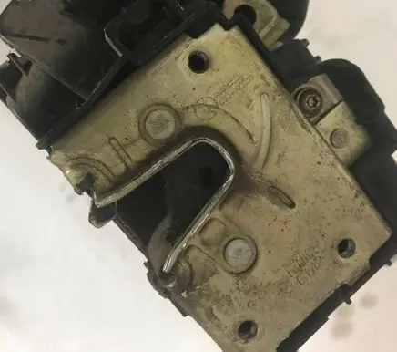 Volkswagen Caddy Front door lock 6K1837016G