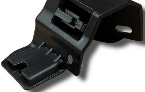 Volvo S90, V90 Oil filter mounting bracket Q375 31467020