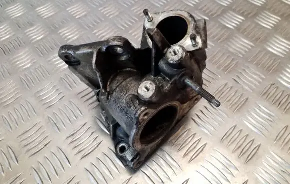 Nissan Juke I F15 EGR valve cooler bracket 3523027