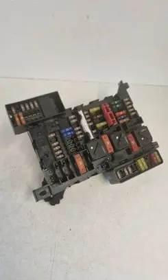 BMW i3 Fuse module E0000890 00271012 7430060947