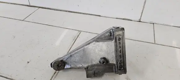Mercedes-Benz Vito Viano W639 Engine mounting bracket A6462230804
