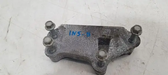 Opel Insignia B Engine mounting bracket 84221477