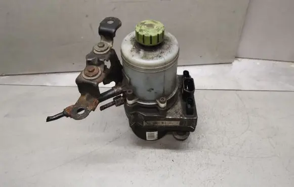 Skoda Fabia Mk1 (6Y) Power steering pump 6Q0423371A