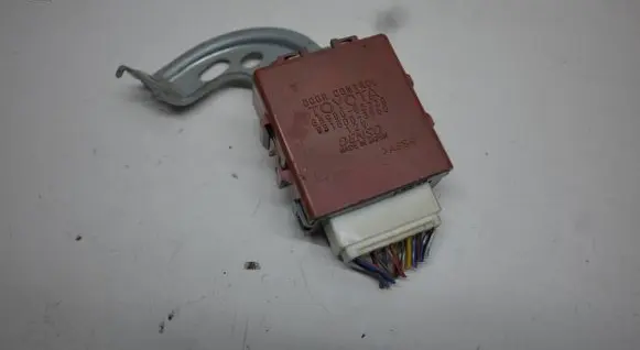 Toyota Yaris Door control unit/module 8598052220