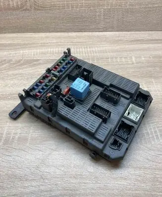 Citroen C5 Central body control module 9648235680