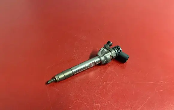 BMW X1 F48 F49 Fuel injector 8514146 0445110
