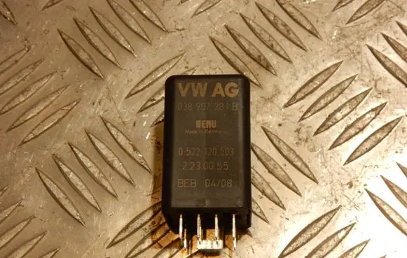 Audi A6 S6 C6 4F Glow plug pre-heat relay 038907281B 52325
