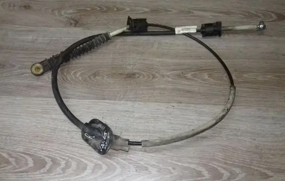 Volvo V70 Gear shift cable linkage 8675068