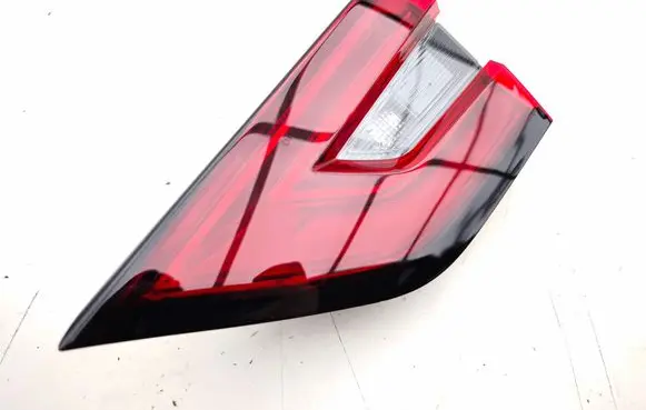 Tailgate rear/tail lights