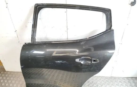 Dacia Sandero Rear door