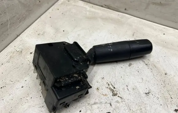 Renault Trafic II (X83) Wiper control stalk 17D682