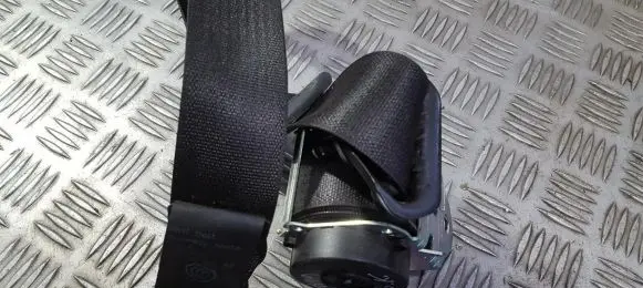 Rear seatbelt