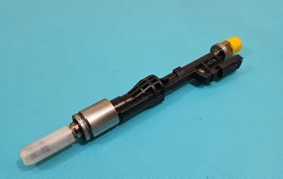 Fuel injector
