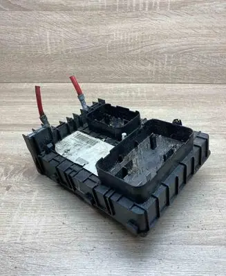 Volkswagen PASSAT B6 Fuse module 1K0937124K 1K0937800G