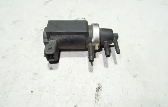 Audi A6 S6 C5 4B Turbo solenoid valve 059906627
