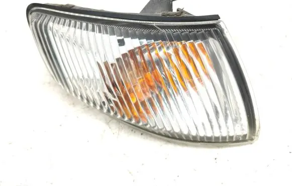 Mazda 626 Front indicator light 21061822
