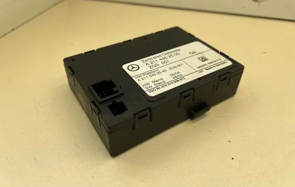 Mercedes-Benz E W211 Gateway control module A2114452500 A2115403545 410213008017