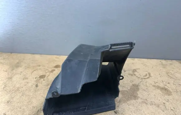 BMW 3 E46 Intercooler air guide/duct channel 8235243 51718235243