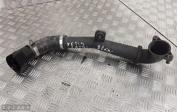 Skoda Yeti (5L) Air intake hose/pipe 04l145770s