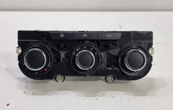 Skoda Octavia Mk2 (1Z) Climate control unit 3T0820047H 5HB00975220