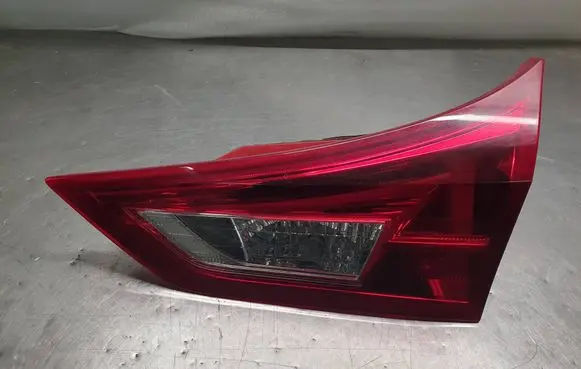 Toyota Auris E180 Tailgate rear/tail lights 05180238