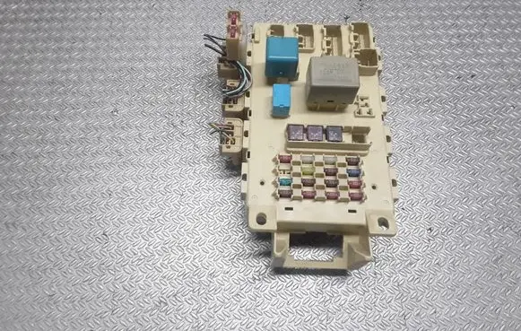 Toyota Yaris Fuse module