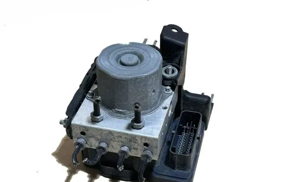 Mercedes-Benz B W246 W242 ABS Pump A2424310812 15713
