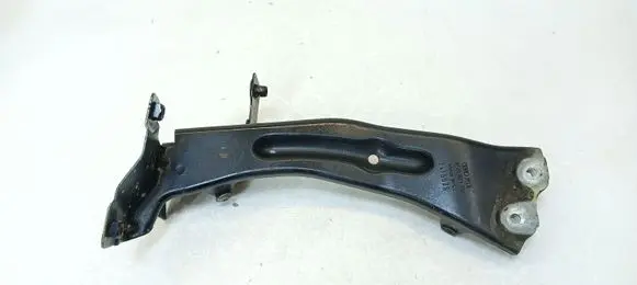 Audi TT TTS RS Mk3 8S Fender mounting bracket 8S0821131