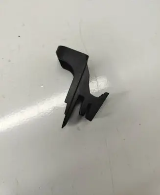 Rear bumper mounting bracket