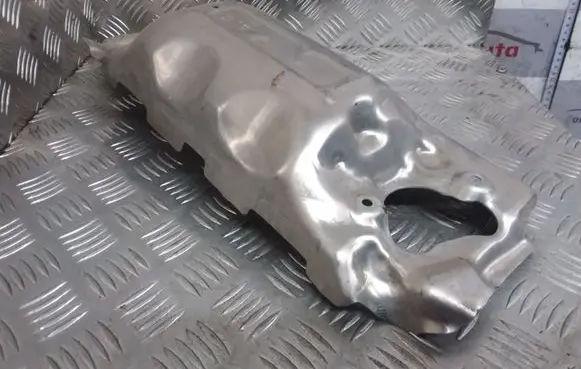 BMW M5 Heat shield in engine bay 7843158