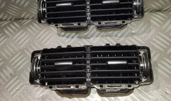 Land Rover Range Rover Sport L494 Rear air vent grill BJ32-014A22-AD