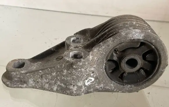 Audi A6 S6 C5 4B Rear axle beam mounts housing 8E0501522