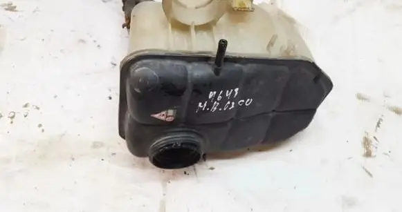 Mercedes-Benz C W203 Coolant expansion tank/reservoir 2035000049