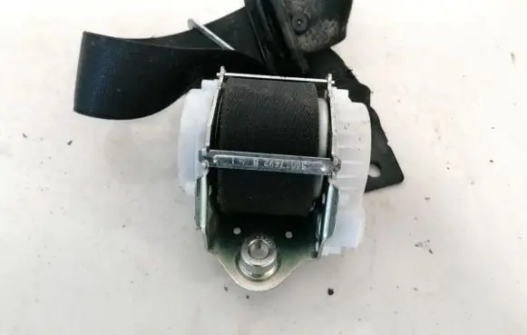 Opel Meriva B Front seatbelt f13305706 n13250510