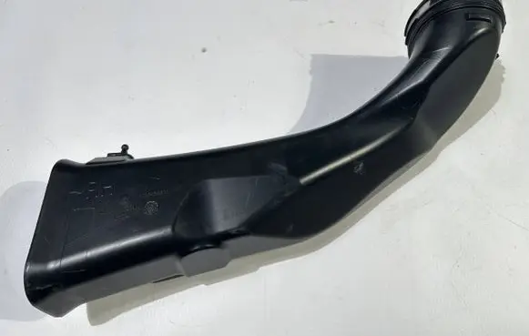 Intake resonator