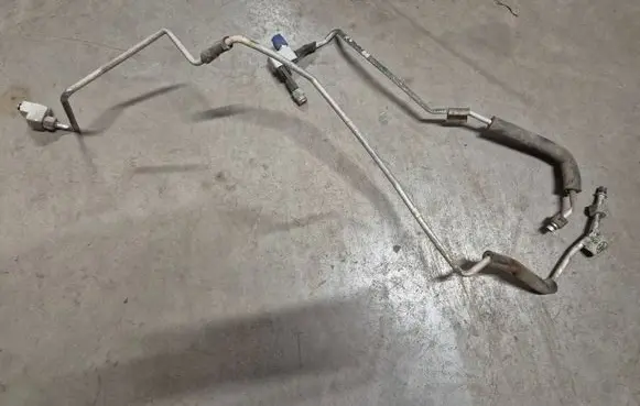 Air conditioning (A/C) pipe/hose