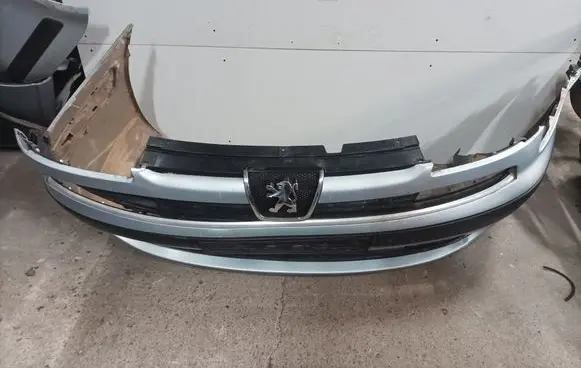 Peugeot 807 Front bumper