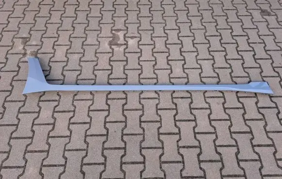 Foot area side trim